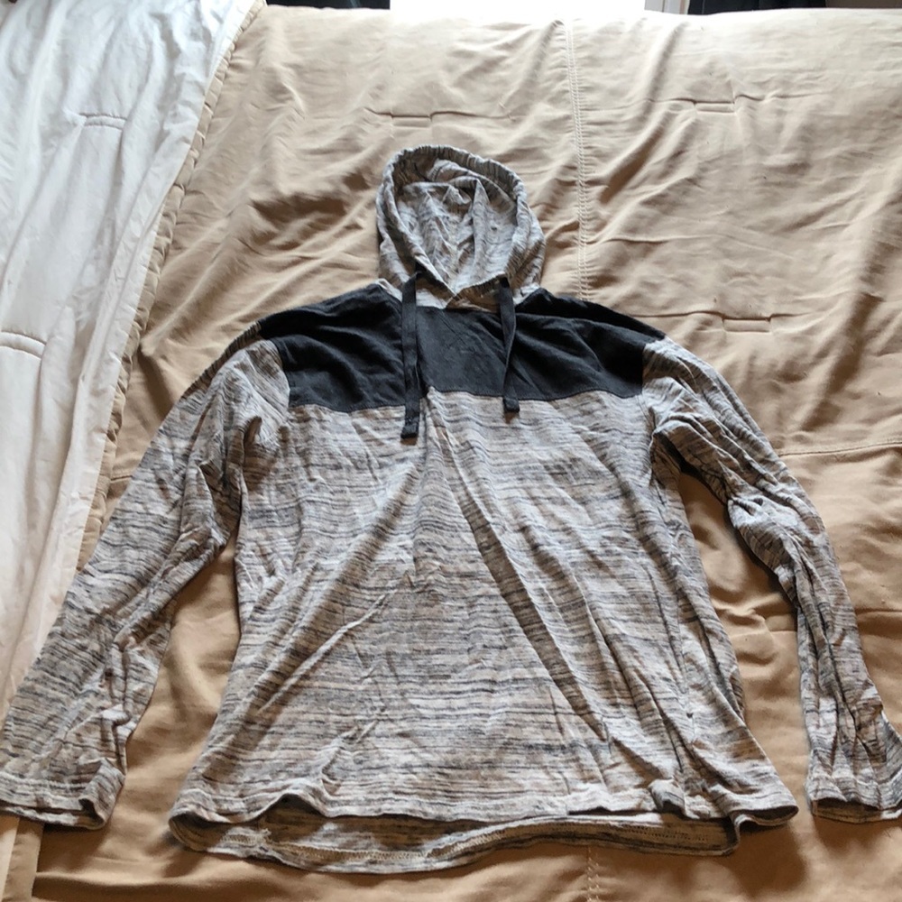 Hooded long sleeve shirt